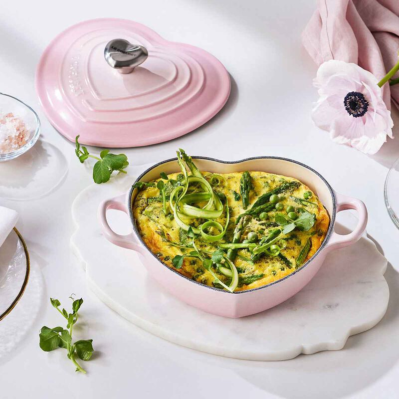 Le Creuset Heart Dish 20cm Cerise SS Knob image number 4